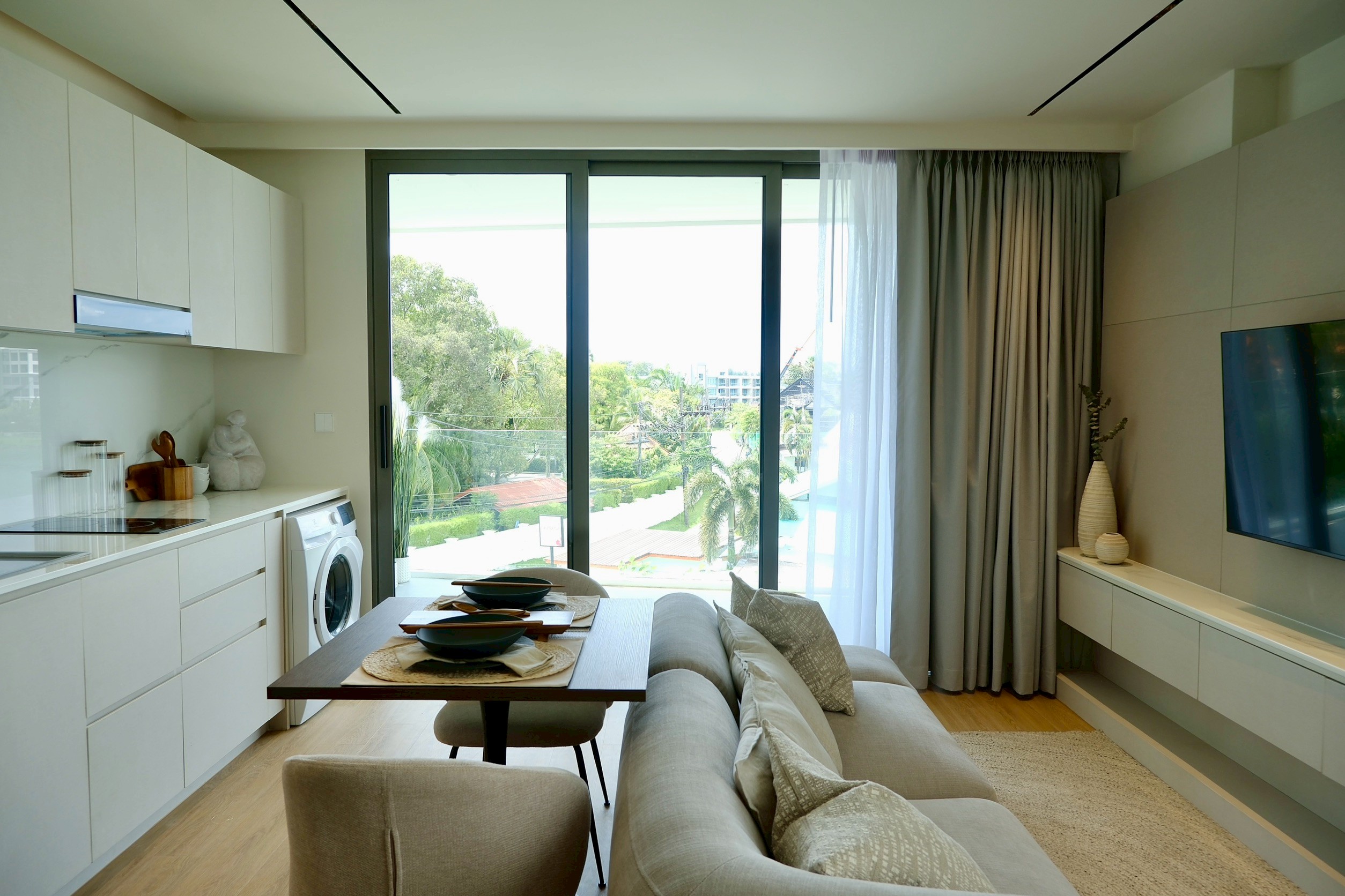 The Aqua 33